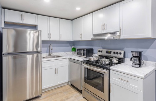 Towson Apartamento | Heart of Towson *Parking*Gym*Pool*Gym*Smart TV