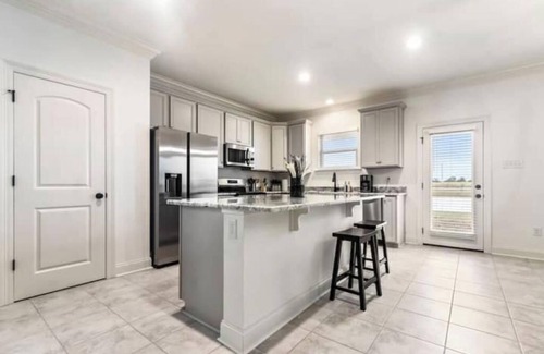 Milton Casa | Heart of Youngsville!