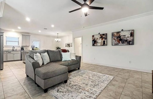 Milton Casa | Heart of Youngsville!