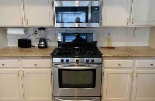 Yuma Casa | Heart of Yuma 2 Story Home 4B/2.5B 9gst
