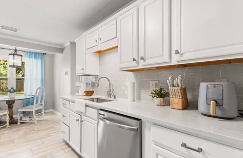 Northport Casa | Hearth House 4BR 3.5 miles to Bryant-Denny Stadium