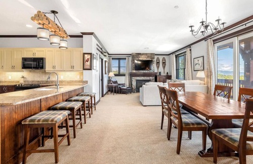 Stratton Mountain Condominio | Hearthstone Lodge Corner Unit with a View