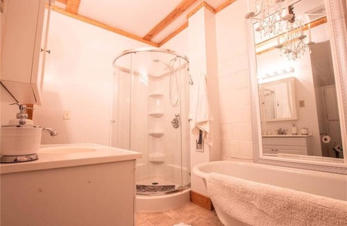 Winslow Casa | Heartstone Castle 4 habitaciones y 2 baños ubicado en las montañas de Boston
