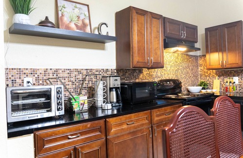 Ybor City Casa | Heartwarming with pizzazz, located minutes from most attractions in Tampa.