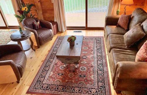 Wears Valley Casa | Heartwood Lavish Cottage in the Smoky Mountains
