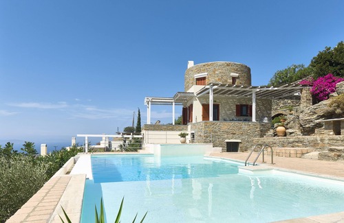 Kea Casa | Hearty Pool - Comfortable Accommodation with Pool and Sea Views