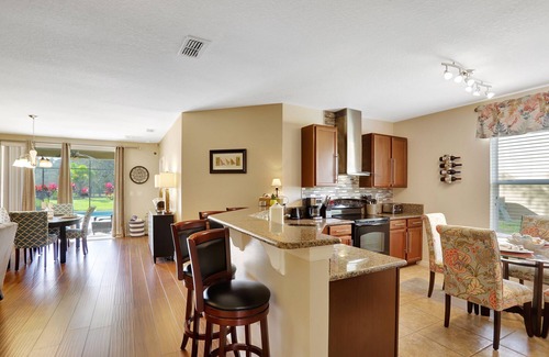 Calabria Casa | Heatable pool and Spa, propane grill, 3 King beds, 4 Twins, TV each bedroom