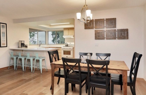 Bells Beach Casa | Heated Deck! Whale Watching! Stunning Views 3 bed Dog Friendly Home w/ Hot Tub ADA