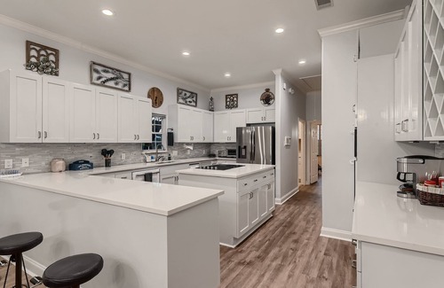Spicewood Casa | Heated | Main House & Cottage
