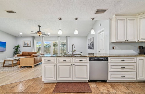 Palm Harbor Casa | Heated Pool. 3-bedroom house 6.5 miles to honeymoon Island