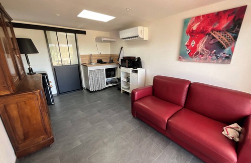 Alata Apartamento | Heated pool 4X8 5-seater Jacuzzi