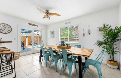 Walsingham Casa | Heated Pool - 8 min to beach - King Beds