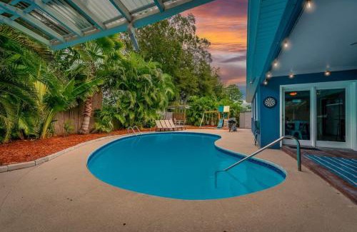 Walsingham Casa | Heated Pool - 8 min to beach - King Beds
