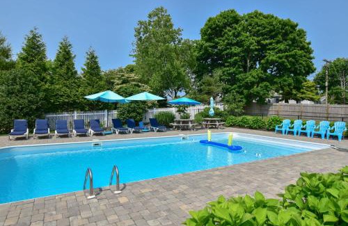 South Harwich Casa | Heated Pool AC 1 2 Mile to Beach