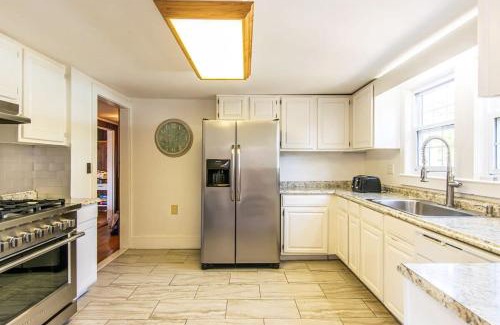 South Harwich Casa | Heated Pool AC 1 2 Mile to Beach