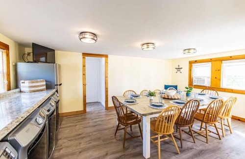 South Harwich Casa | Heated Pool AC 1/2 Mile to Beach!