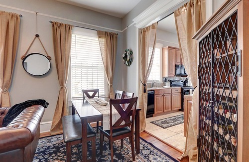 Dixon Park Apartamento | Hermosa casa de vacaciones de Savannah que pone el parque Forsyth a tu puerta!