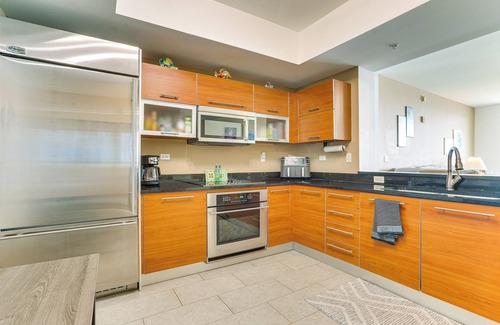 Edgewood Condominio | Hi-Rise Fort Myers Condo w/ Heated Pool, Spa!