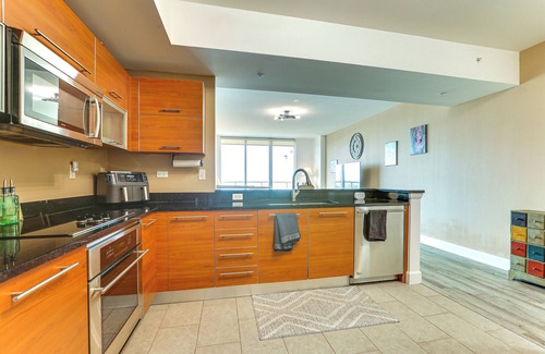 Edgewood Condominio | Hi-Rise Fort Myers Condo w/ Heated Pool, Spa!