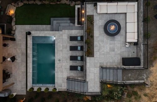 North End Casa | HEATED POOL ALL YEAR/FIRE PIT/THEATRE - Luxury Home Walkable to Hyde Park & DT