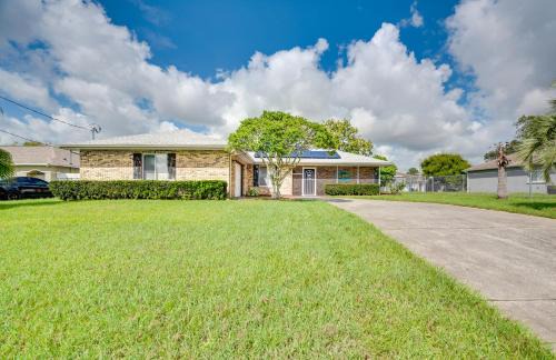 Spring Hill Casa | Heated Pool and 4-in-1 Grill Spring Hill Haven!