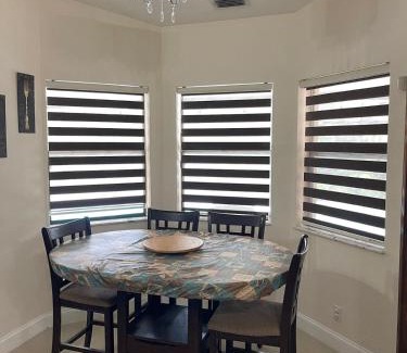 Hunt Club Apartamento | Heated pool at Persimmon Retreat