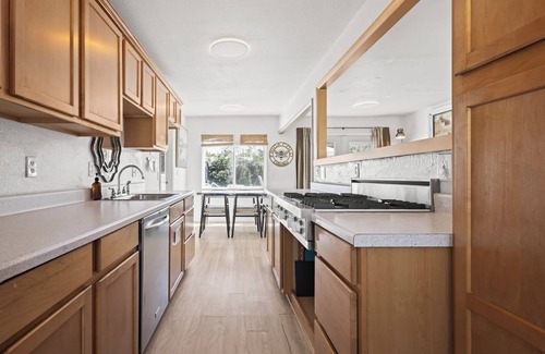 University Hills Casa | Heated Pool | BBQ | Cabana | Gardens