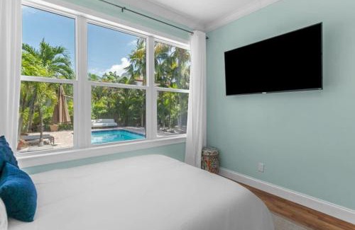 Northwood Shores Casa | Heated Pool, Beach, Miramar Villa by RoveTravel