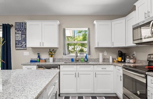 Citrus Springs Casa | Heated Pool Cheerful, Pet- friendly 3 Bedroom