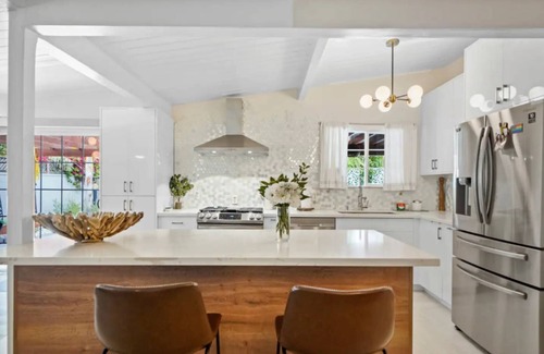 Valley Glen Casa | Last Days of Summer Sale 25% Off.