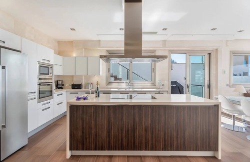 San Eugenio Villa | Impresionante villa moderna con piscina climatizada, ascensor, gimnasio, sauna, bañera de hidromasaje