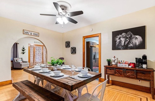 Jeffersonville Casa | ✪Heated Pool, Firepit, Bikes, Grill, Pets✪