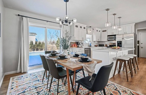 Wausau Casa | Heated Pool-Fireplace-Game Room-TheaterLounger-Dogs OK