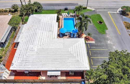 Coral Ridge Isles Apartamento | Heated Pool Free Parking BBQ Close 2 FTL Beach!