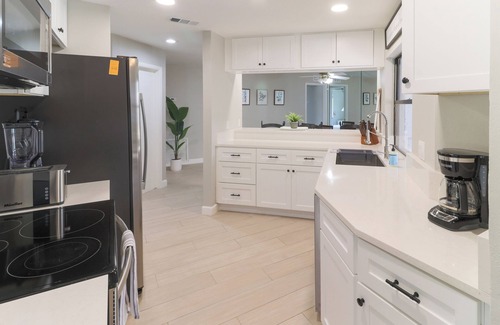 Lake Sarasota Casa | Heated Pool, Grill w/ Patio Dining, Family Fun, Free Streaming & Board Games!