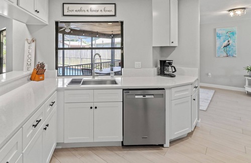Lake Sarasota Casa | Heated Pool, Grill w/ Patio Dining, Family Fun, Free Streaming & Board Games!