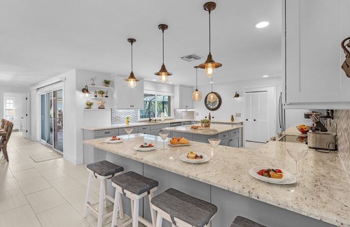 Eight Lakes Casa | Heated Pool, Gulf Access, Dock, Tiki Hut - The Lucky Pelican - Roelens