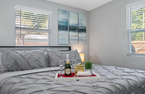 Bearss Plaza Casa | Heated Pool Home * King Bed