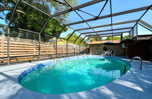 Sarasota Casa | Heated Pool Home - VERY close to Siesta Beach, Restaurants & Shops!