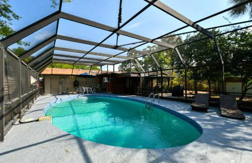 Sarasota Casa | Heated Pool Home - VERY close to Siesta Beach, Restaurants & Shops!