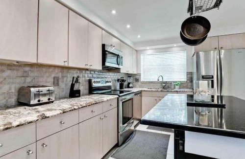 River District Casa | Heated Pool Hot Tub and Spa Remodeled