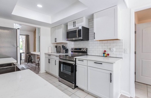 Windsor Hills Casa | Heated Pool/ Hot Tub/ Mini golf/ Bocce Ball Court Home near Downtown/Domain