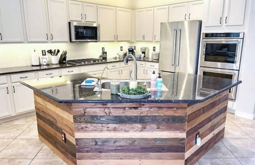 Mesa Casa | Heated Pool & Hot Tub w/ resort-style Backyard Oasis! Huge Family-Friendly Home