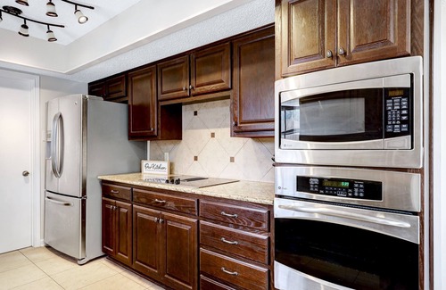 Wetmore Casa | Heated Pool~HotTub~Huge Game Room~Fire Pit~Big Backyard~Alamo City Retreat
