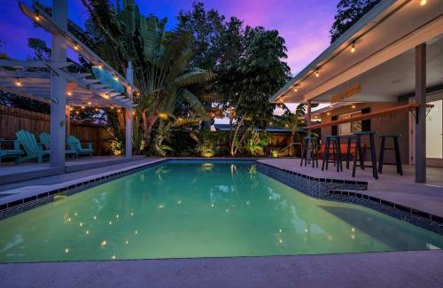Largo Villa | Heated Pool House: Beach 3Miles · Bar · BBQ & GYM!