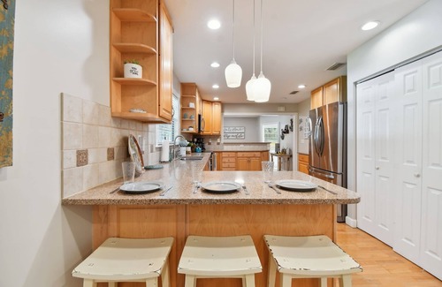 St. Augustine Casa | Heated pool huge yard mins to beach/DT, small celebrations PAC MAN, pets ok