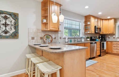 St. Augustine Casa | Heated pool huge yard mins to beach/DT, small celebrations PAC MAN, pets ok