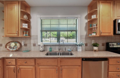 St. Augustine Casa | Heated pool huge yard mins to beach/DT, small celebrations PAC MAN, pets ok