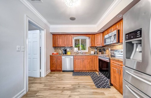 Cypress Lakes Casa | HEATED POOL + KAYAKS! TIKI HUT & 1 MILE TO BEACH!