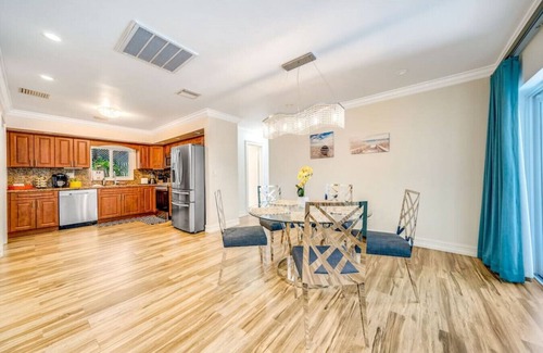 Cypress Lakes Casa | HEATED POOL + KAYAKS! TIKI HUT & 1 MILE TO BEACH!